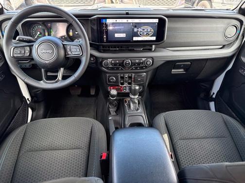 Bright White Clearcoat 2024 Jeep Wrangler Rubicon
