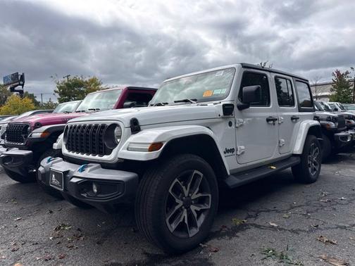 Bright White Clearcoat 2024 Jeep Wrangler Sport S