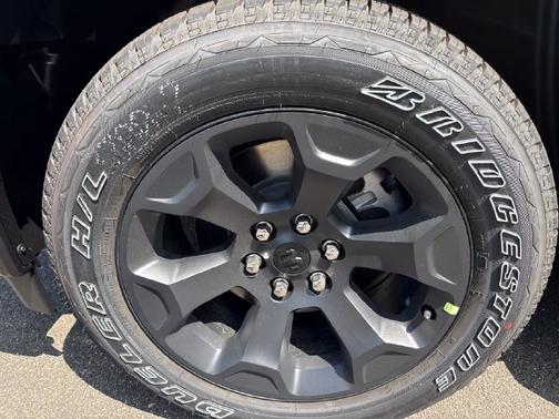 Granite Crystal Metallic Clearcoat 2026 RAM 1500 Big Horn