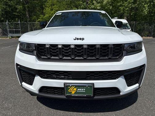 Bright White Clearcoat 2026 Jeep Grand Cherokee L Limited