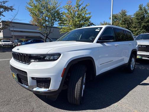Bright White Clearcoat 2023 Jeep Grand Cherokee L Limited