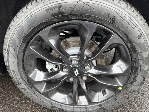 DB Black Crystal Clearcoat 2026 Dodge Durango GT