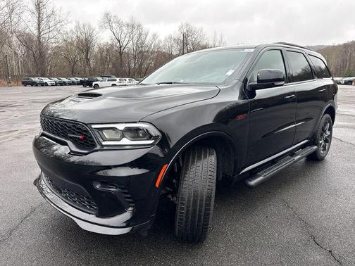 DB Black Crystal Clearcoat 2026 Dodge Durango GT