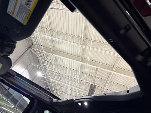 Black Clearcoat 2027 Jeep Wrangler Rubicon X