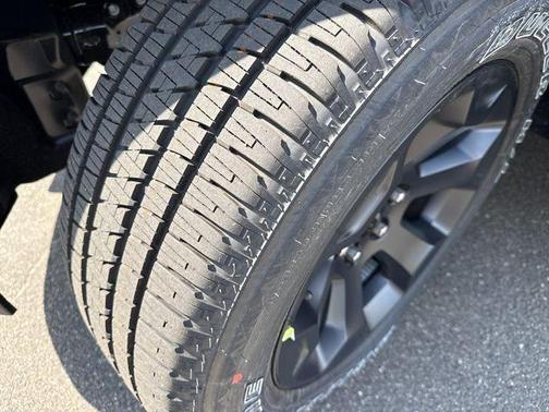 Granite Crystal Clearcoat Metallic 2026 RAM 1500 Big Horn/Lone Star