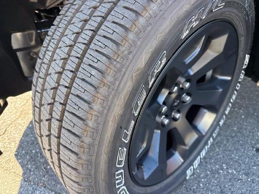 Diamond Black Crystal Pearlcoat 2026 RAM 1500 Big Horn