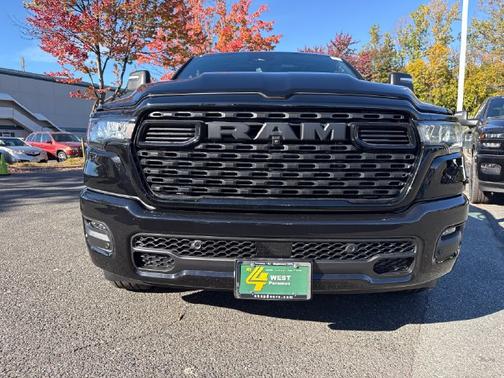 Diamond Black Crystal Pearlcoat 2026 RAM 1500 Big Horn