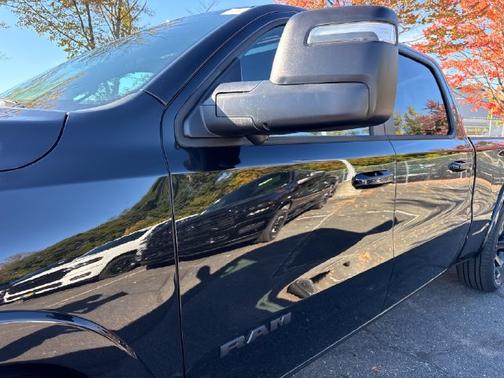 Diamond Black Crystal Pearlcoat 2026 RAM 1500 Big Horn