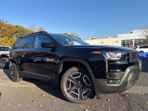 Diamond Black Crystal Pearlcoat 2026 Jeep Cherokee Limited