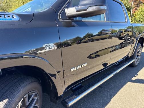 Diamond Black Crystal Pearlcoat 2027 RAM 1500 Laramie