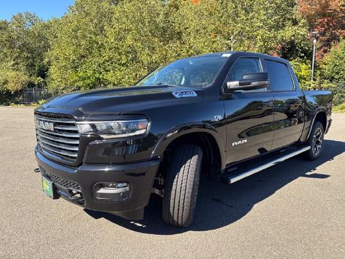 Diamond Black Crystal Pearlcoat 2027 RAM 1500 Laramie