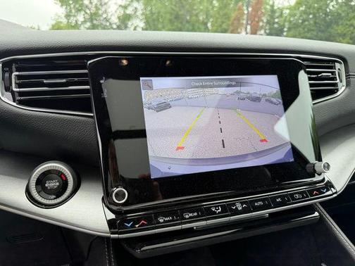 2025 Jeep Wagoneer Base