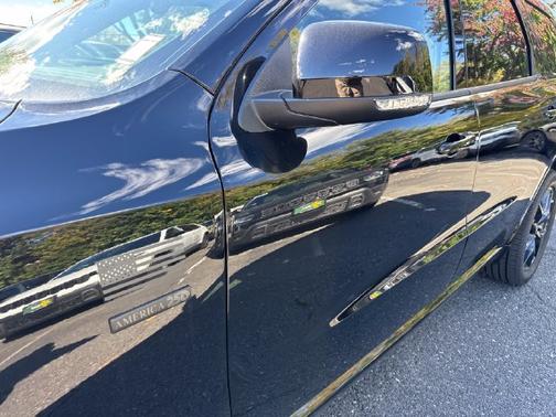 DB Black Crystal Clearcoat 2026 Dodge Durango
