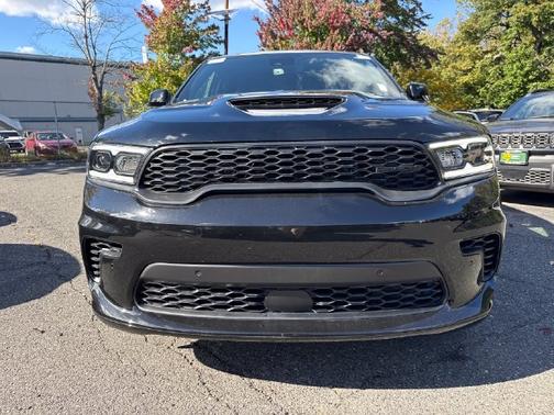 DB Black Crystal Clearcoat 2026 Dodge Durango