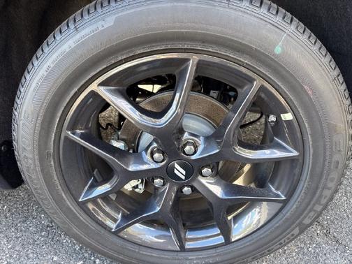 DB Black Crystal Clearcoat 2026 Dodge Durango