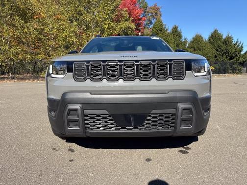 Sting-Gray Clearcoat 2026 Jeep Cherokee Limited