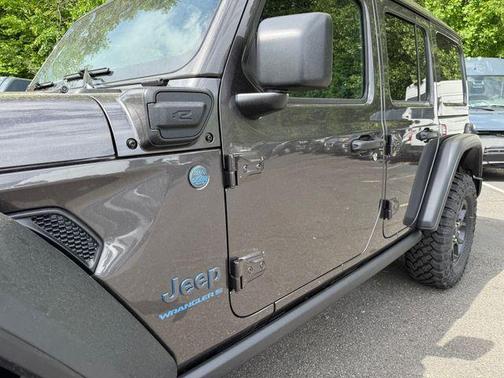 2025 Jeep Wrangler 4xe Sport