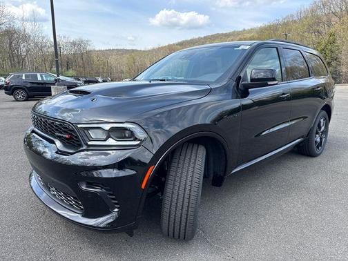 DB Black Crystal Clearcoat 2026 Dodge Durango GT Plus HEMI V8