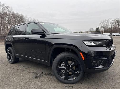 2025 Jeep Grand Cherokee Laredo