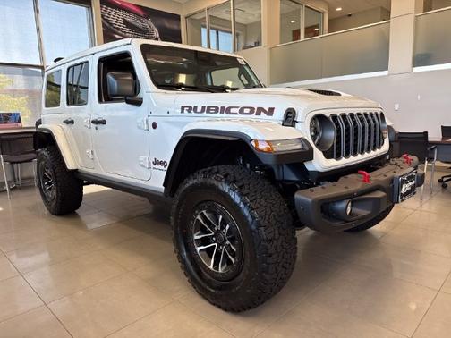 Bright White Clearcoat 2027 Jeep Wrangler Rubicon X