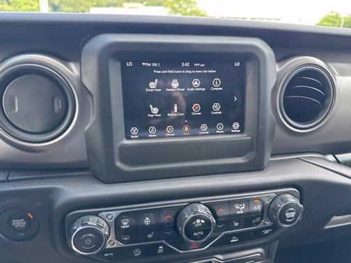 Bright White Clearcoat 2023 Jeep Wrangler Willys