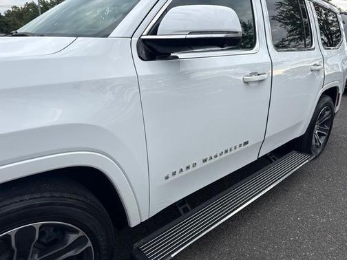 Bright White Clearcoat 2022 Jeep Grand Wagoneer Series I