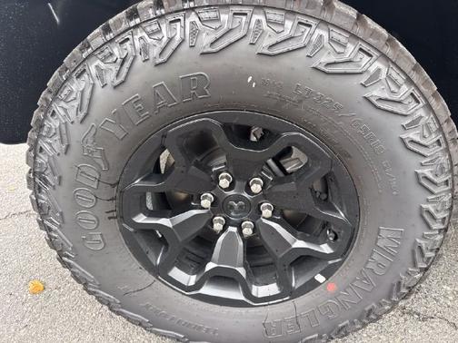 Diamond Black Crystal Pearlcoat 2027 RAM 1500 RHO