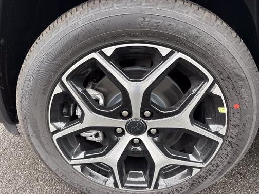 Diamond Black Crystal Pearlcoat 2026 Jeep Compass Limited