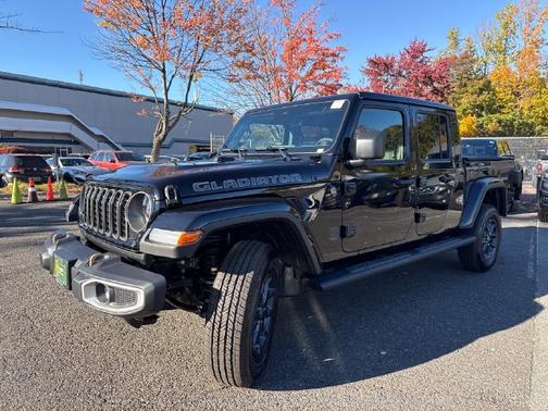 Black Clearcoat 2026 Jeep Gladiator 85th Anniversary Edition