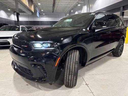 DB Black Crystal Clearcoat 2026 Dodge Durango GT
