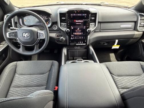 Diamond Black Crystal Pearlcoat 2026 RAM 1500 Big Horn