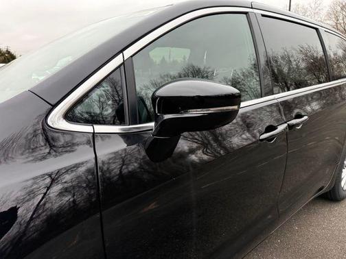 Diamond Black 2026 Chrysler Pacifica Select