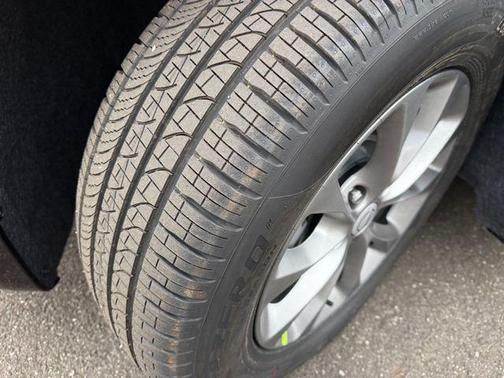 Diamond Black 2026 Chrysler Pacifica Select
