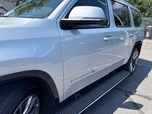 Silver Zynith 2022 Jeep Wagoneer Series III