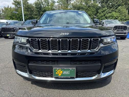 Diamond Black Crystal Pearlcoat 2023 Jeep Grand Cherokee L Limited