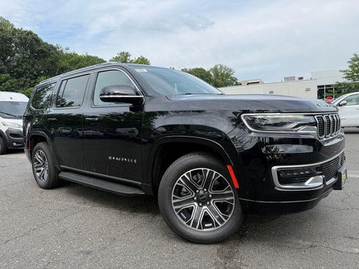 2025 Jeep Wagoneer Base
