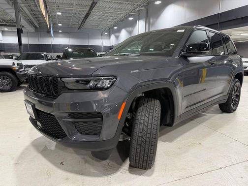 2025 Jeep Grand Cherokee Laredo