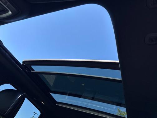 Bright White Clearcoat 2022 RAM 1500 Limited