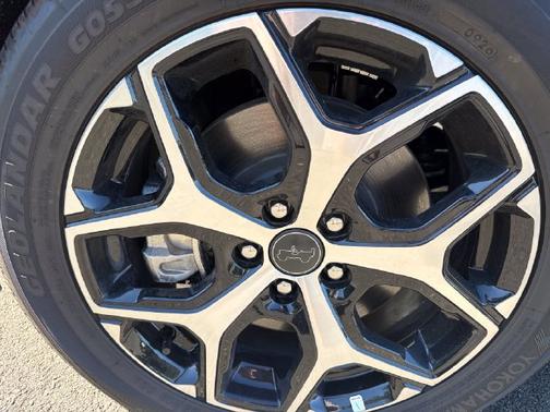 Diamond Black Crystal Pearlcoat 2026 Jeep Compass Limited