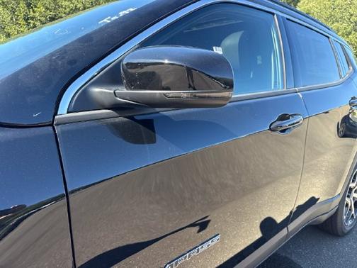 Diamond Black Crystal Pearlcoat 2026 Jeep Compass Limited