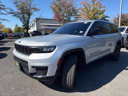 Silver Zynith 2024 Jeep Grand Cherokee L Altitude