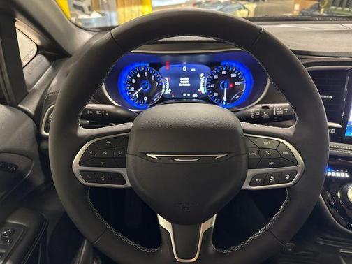 PXJ 2027 Chrysler Pacifica SELECT