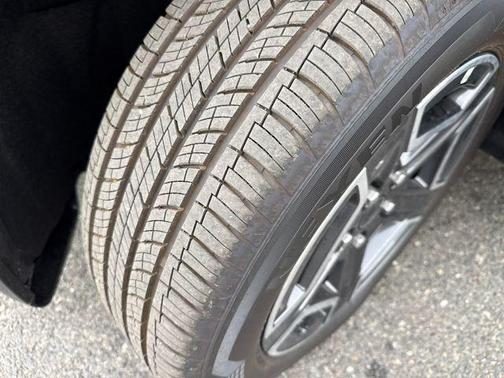 41 2026 Jeep Cherokee LAREDO/LIMITED