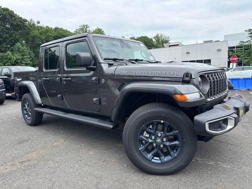 Granite Crystal Clearcoat Metallic 2026 Jeep Gladiator 85th Anniversary Edition