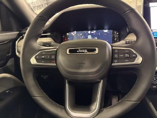 Silver Zynith Metallic Clearcoat 2026 Jeep Compass Limited