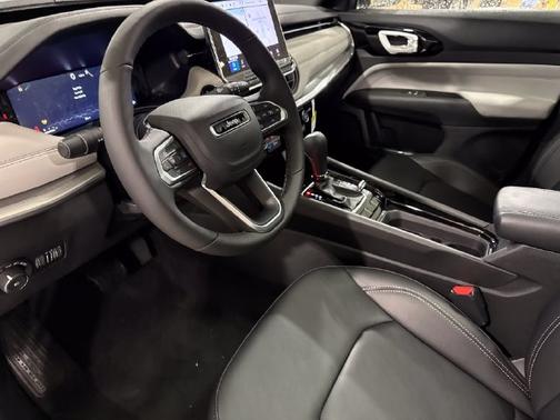 Silver Zynith Metallic Clearcoat 2026 Jeep Compass Limited