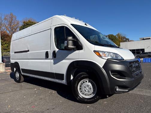 Bright White Clearcoat 2026 RAM ProMaster 2500 High Roof
