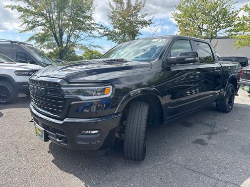 Diamond Black Crystal Pearlcoat 2025 RAM 1500 Limited