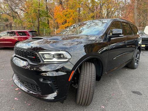 DB Black Crystal Clearcoat 2026 Dodge Durango GT