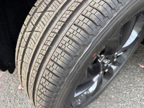 DB Black Crystal Clearcoat 2026 Dodge Durango GT